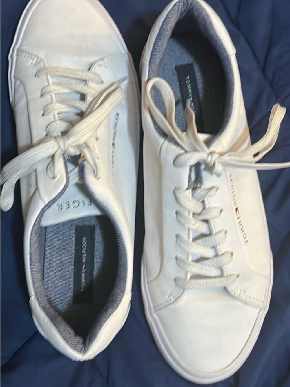 Tommy Hilfiger Off-White/Cream Low-Top Lace-Up Sneakers